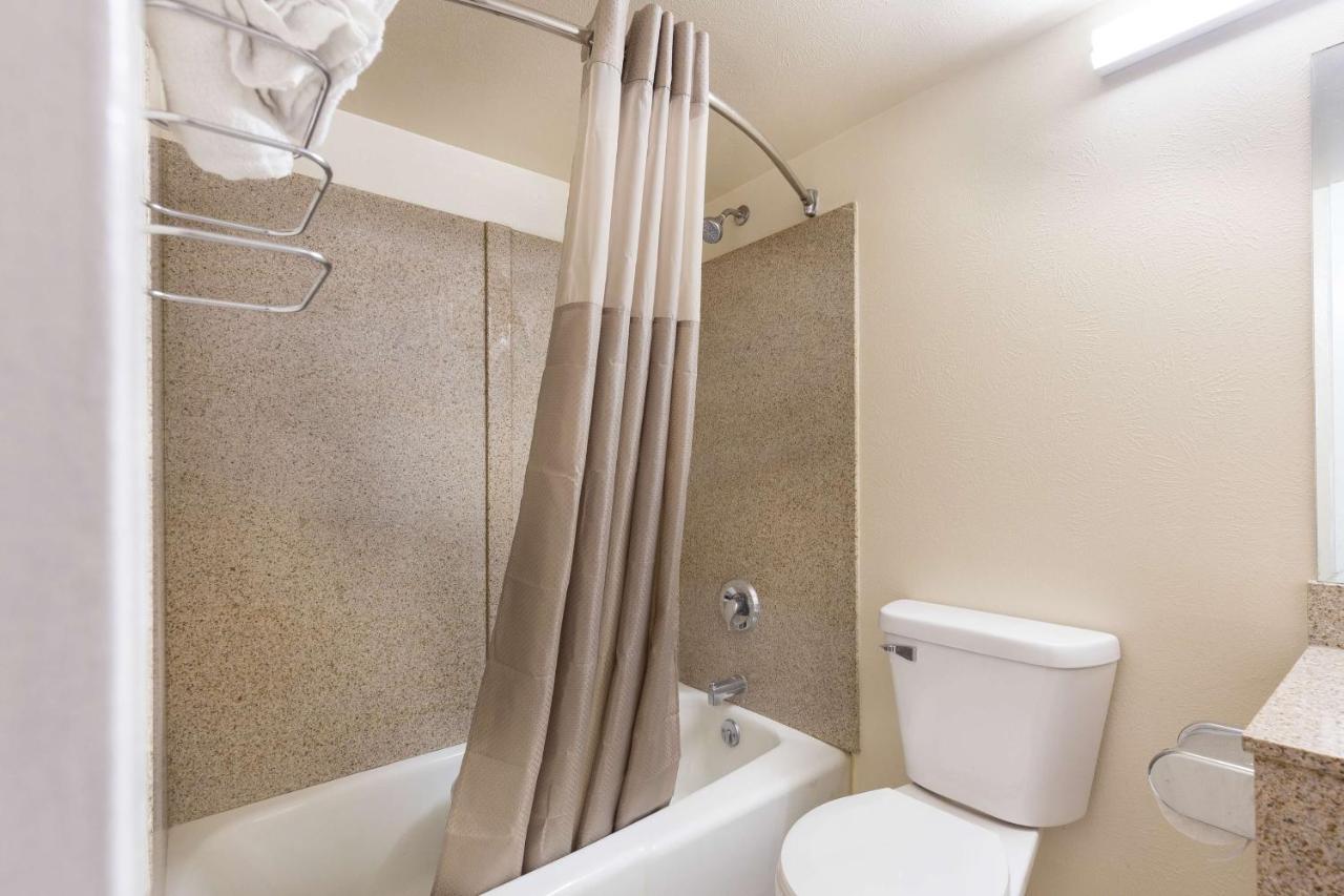 Motel 6-Lincoln, Il Bagian luar foto